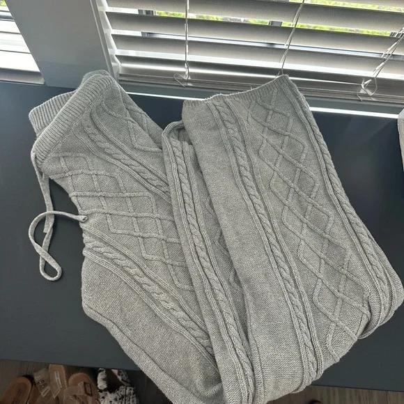 EDIKTED Gray Cable Knit Wide-Leg Pants - Picture 4 of 4